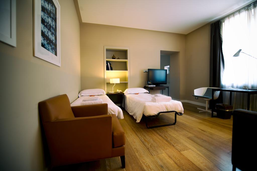 เอสกาลุส ลักชัวรี สวีท เวโรนา อพาร์ตโฮเทล Hotel ภายนอก รูปภาพ