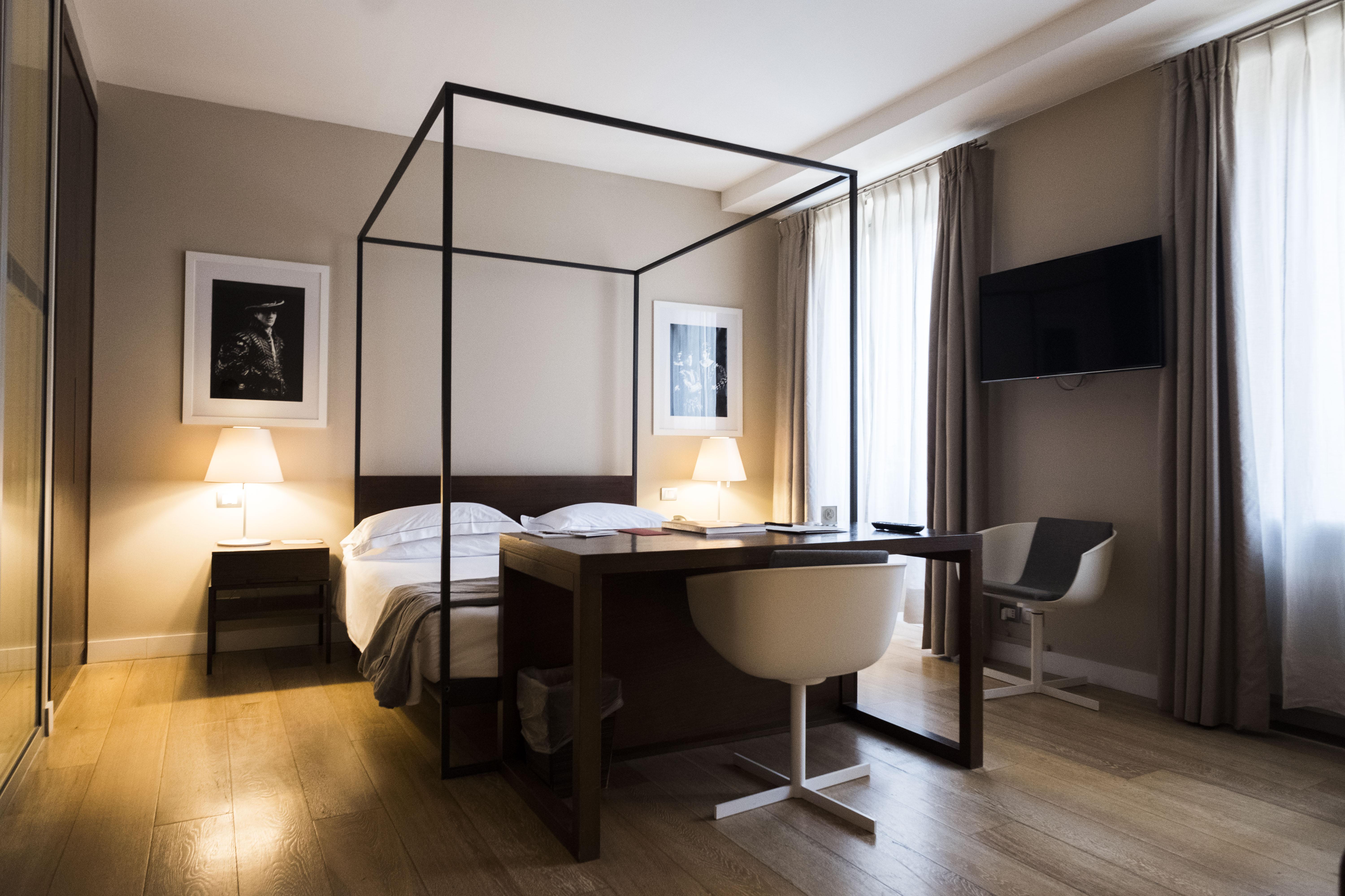 เอสกาลุส ลักชัวรี สวีท เวโรนา อพาร์ตโฮเทล Hotel ภายนอก รูปภาพ