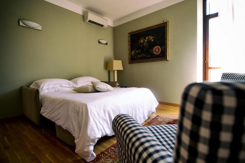 เอสกาลุส ลักชัวรี สวีท เวโรนา อพาร์ตโฮเทล Hotel ภายนอก รูปภาพ