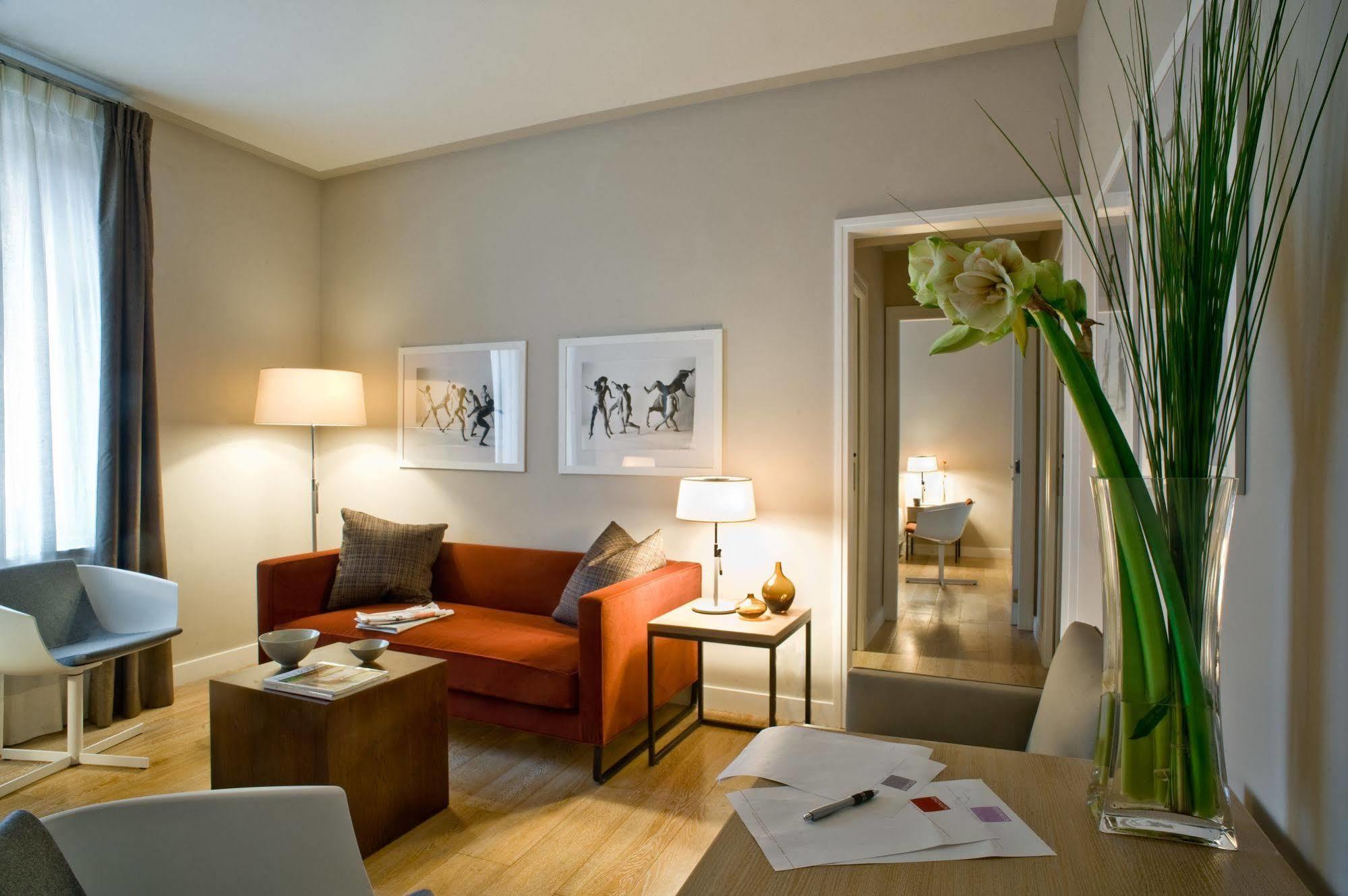 เอสกาลุส ลักชัวรี สวีท เวโรนา อพาร์ตโฮเทล Hotel ภายนอก รูปภาพ