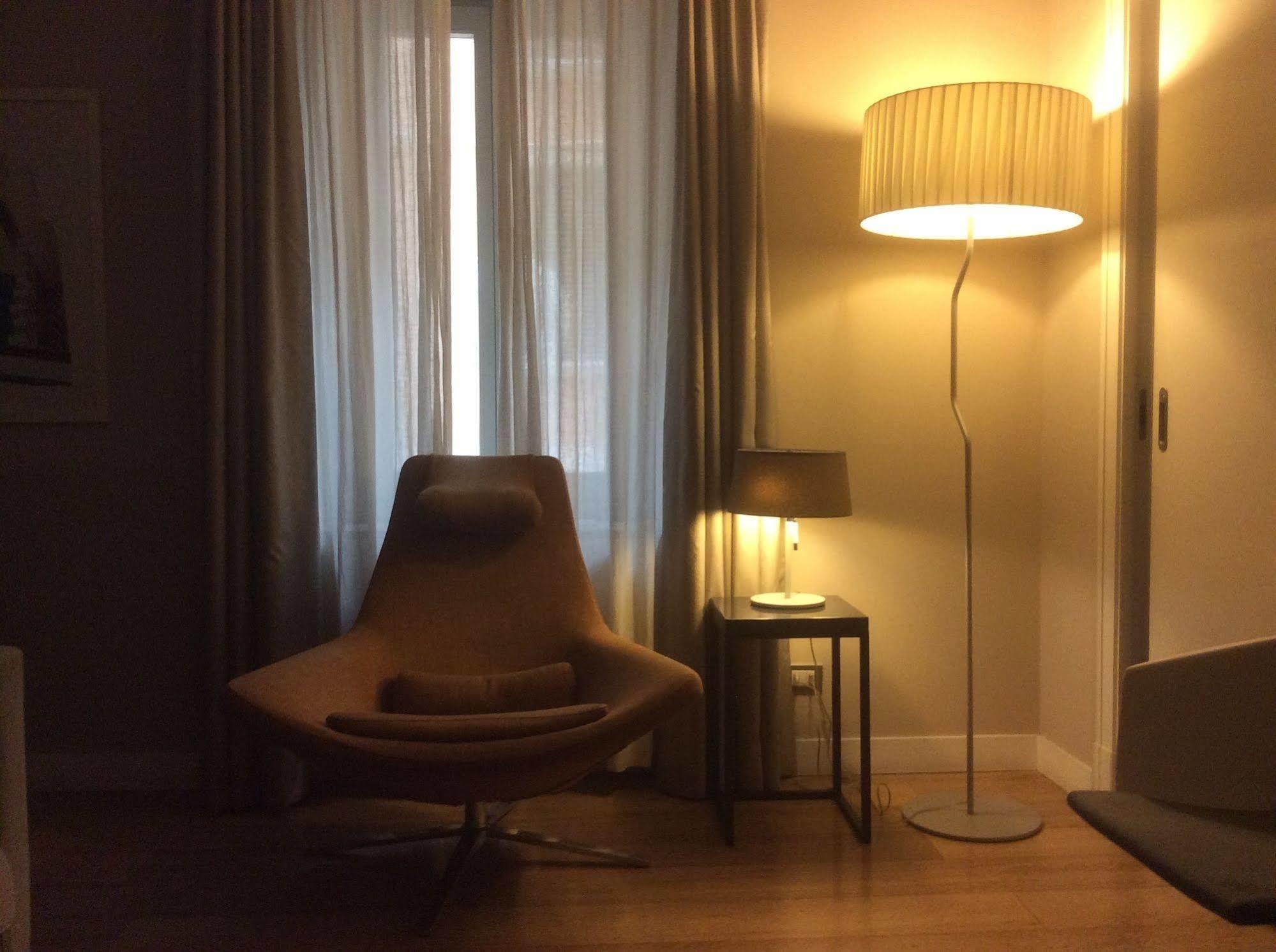 เอสกาลุส ลักชัวรี สวีท เวโรนา อพาร์ตโฮเทล Hotel ภายนอก รูปภาพ